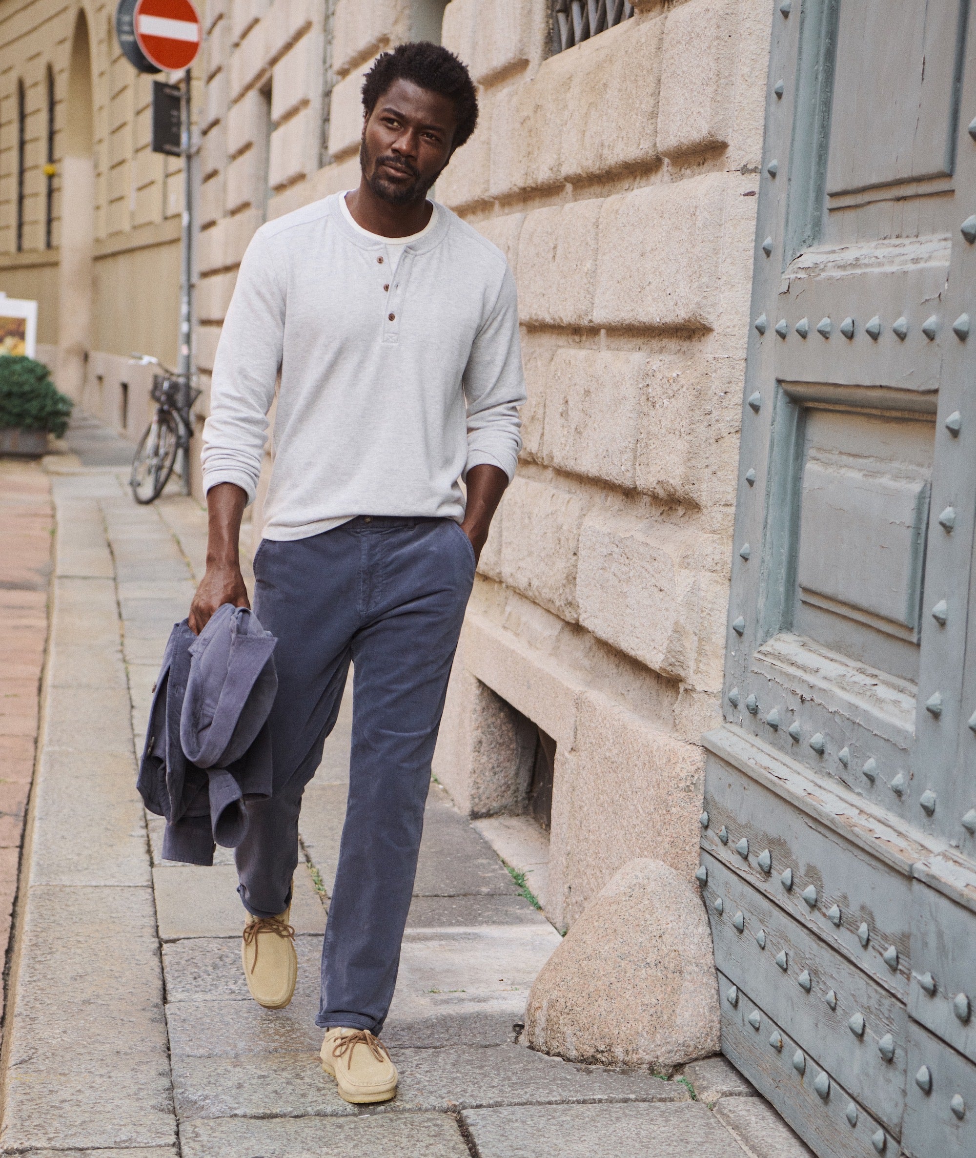 F3_M_Max_Moleskin_Overshirt_Mood_Indigo_F2_LS_Waffle_Henley_Oatmeal_F3_Saturday_Moleskin_Chino_Mood_Indigo_444-Final-web